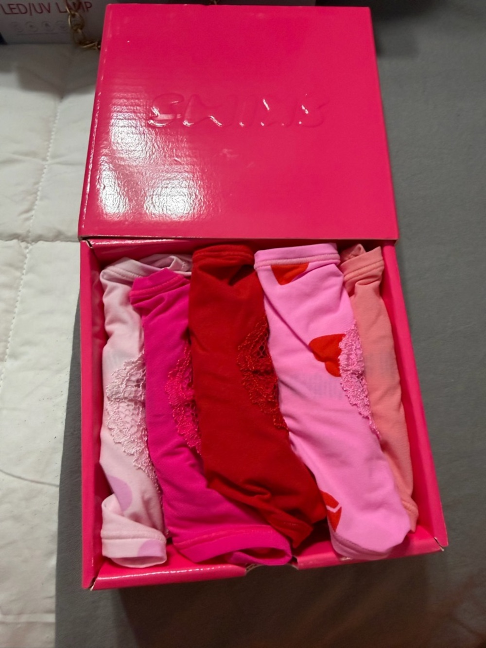 SKIMS Pink, Hot Pink & Red Underwear thong Set